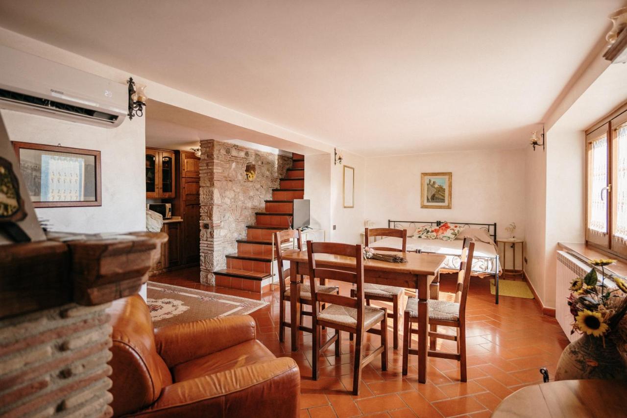 Lago Del Turano - La Taverna Con Cucina Open Space E Free Wi-Fi Ascrea Esterno foto